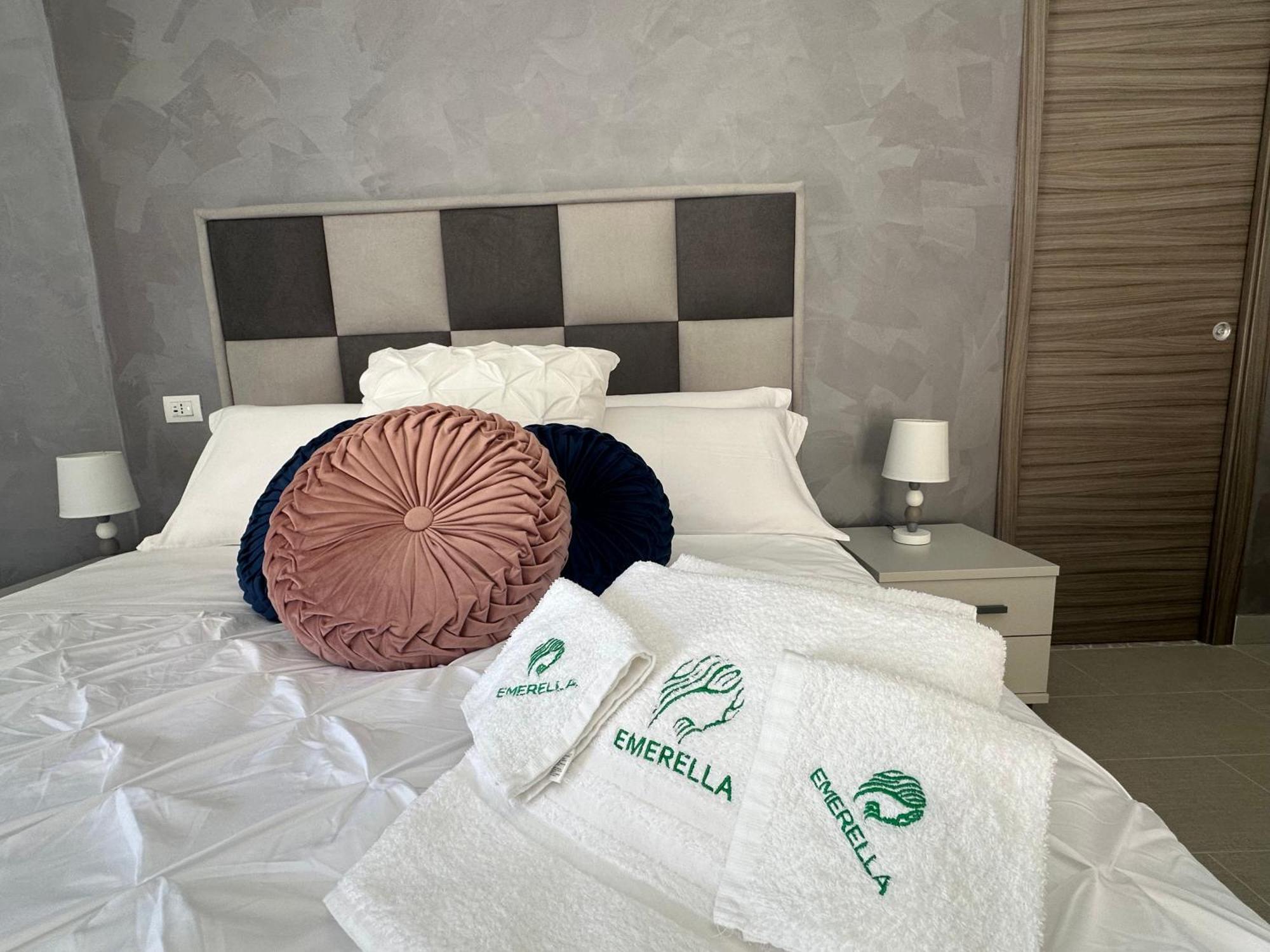 Emerella Luxury Suites-Siderno Lungomare Exterior photo